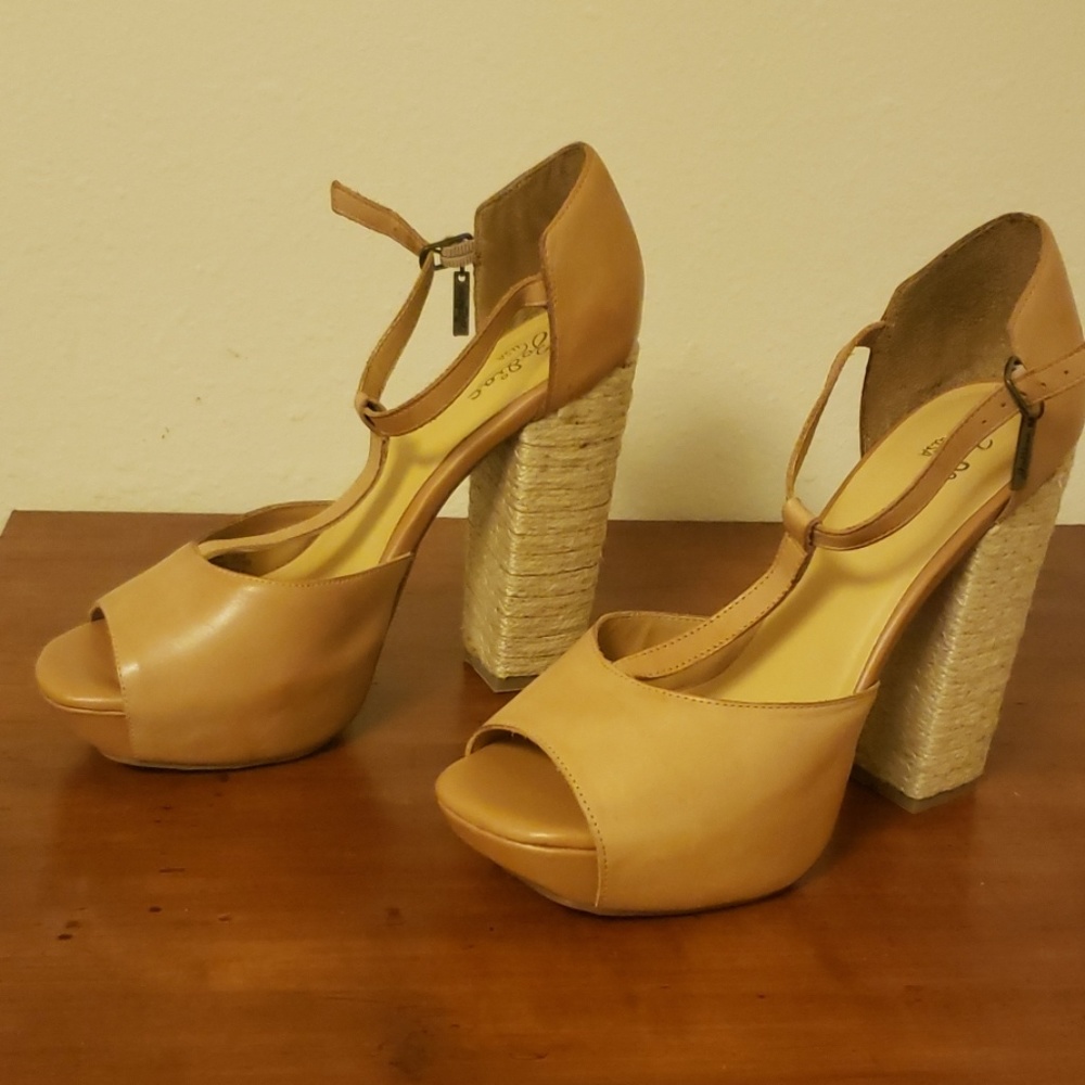 Shoes - Picture 2 of 4